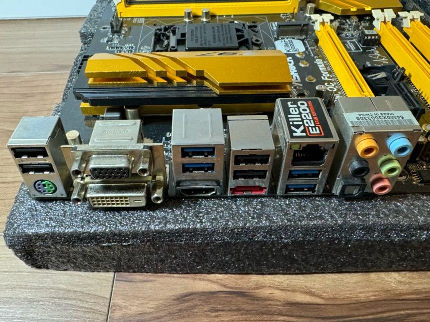 ASRock マザーボード Z97M OC FORMULA LGA1150 MicroATX 2枚セット 中古動作品_画像3