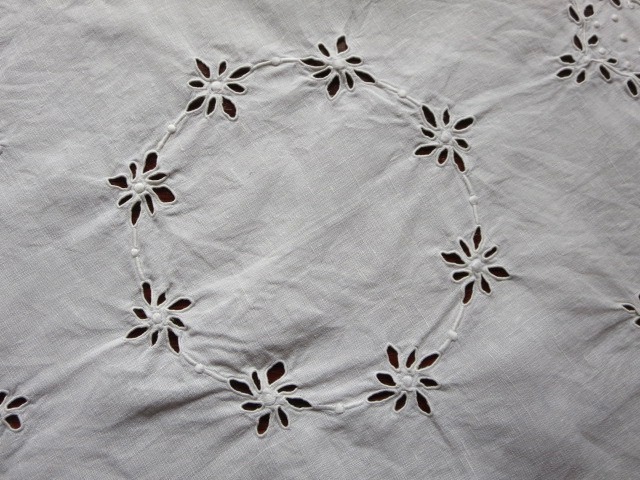  France .. city antique cut Work & cloche motif tablecloth round white Work hand made / handicrafts / plant / floral print 