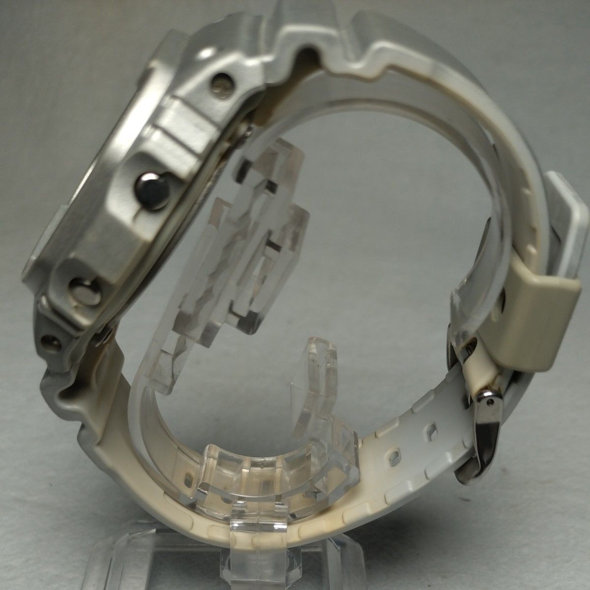 腕時計 G-SHOCK デジタル　シルバー　DW-5600SG  新品電池交換済み CASIO カシオ