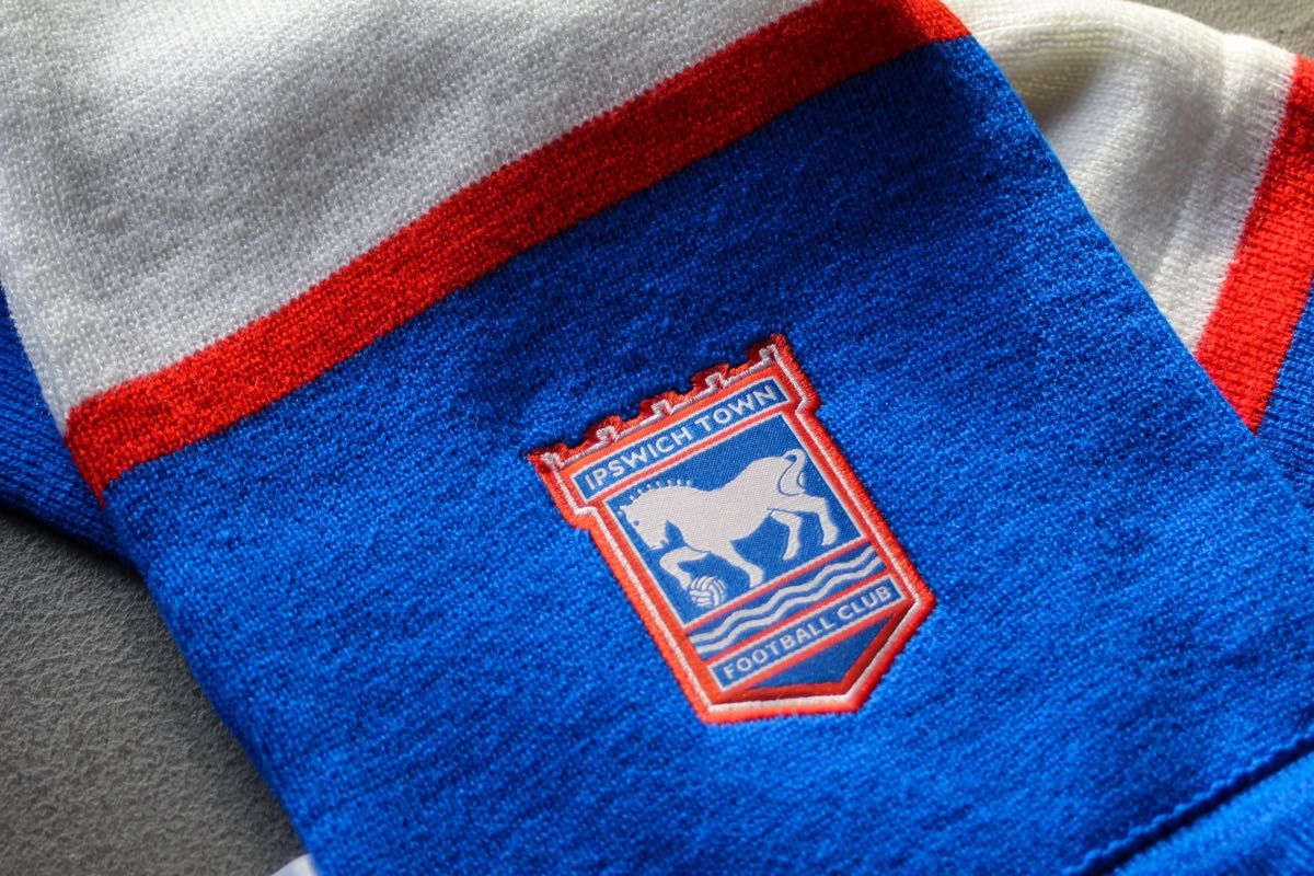 イプスウィッチ・タウン サッカーマフラー Ipswich Town 現地購入