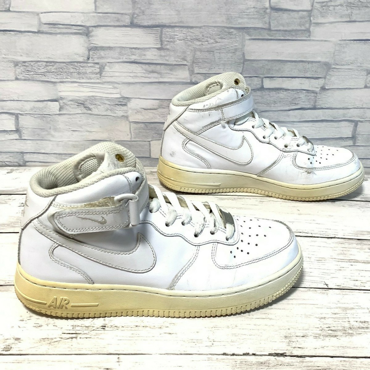 R5280bE NIKE ナイキ ハイカットスニーカー ホワイト レディース 24cm AIR FORCE 1 MID 07 ウィメンズエアフォースワンミッド 366731-100_画像3