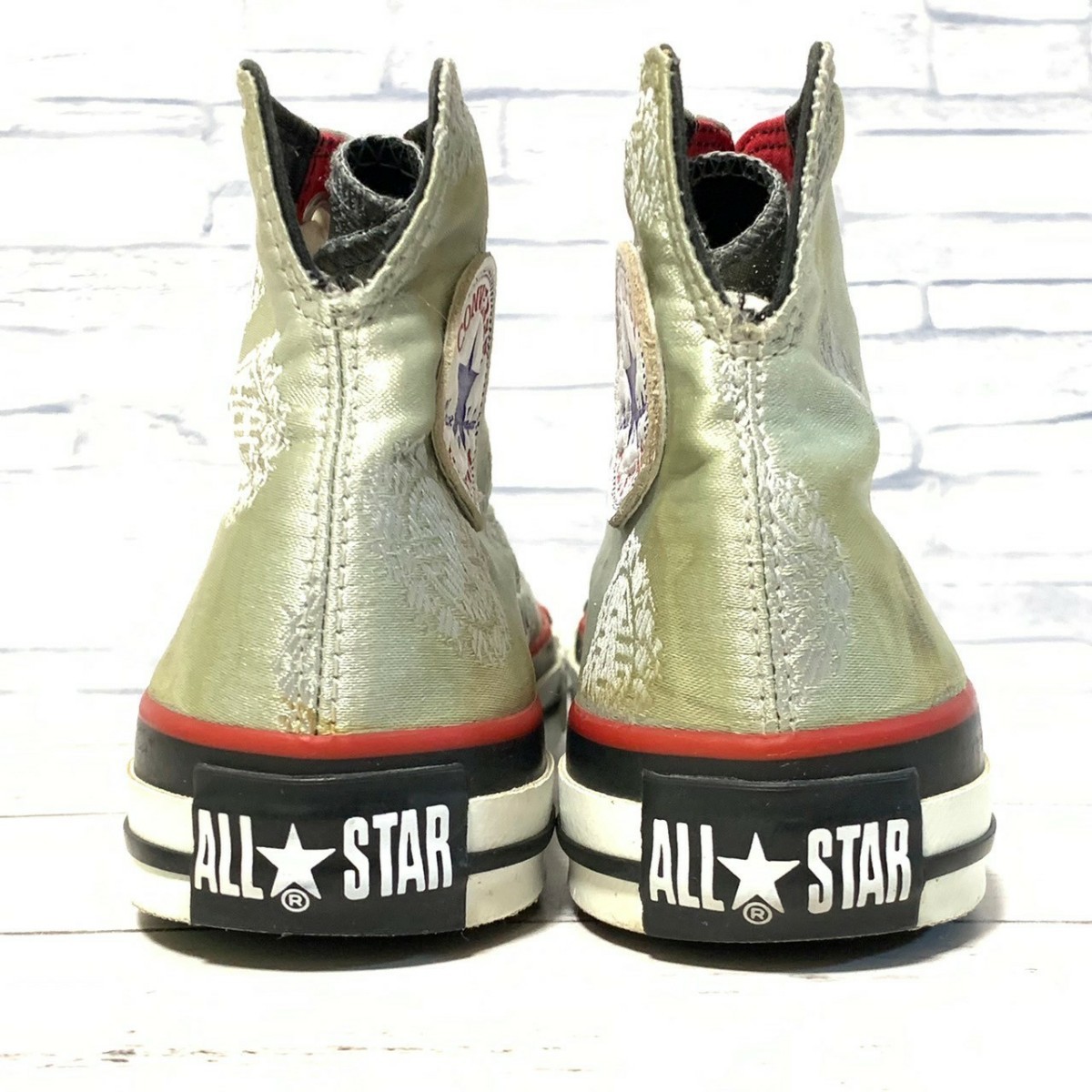 R5270bE CONVERSE コンバース ハイカットスニーカー シルバー レディース 24cm ALL STAR HI チャイナドレス サテン生地 ロゴ刺繍 シューズ_画像6