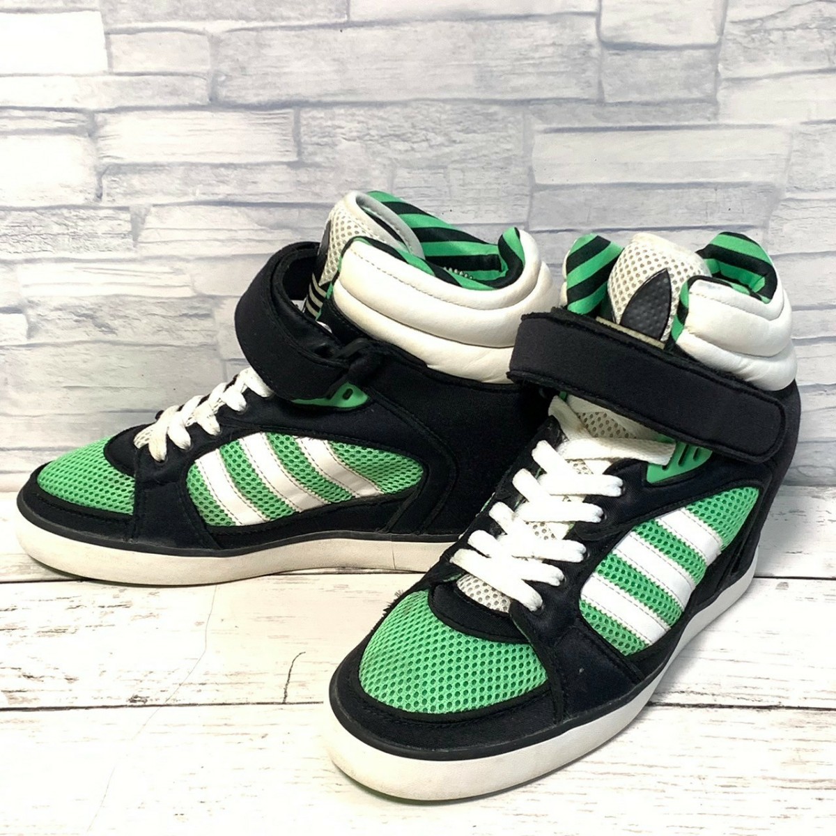 R5360bE adidas アディダス ハイカットスニーカー ブラック×グリーン×ホワイト レディース 24.5cm インヒールスニーカー ビッグロゴの画像1