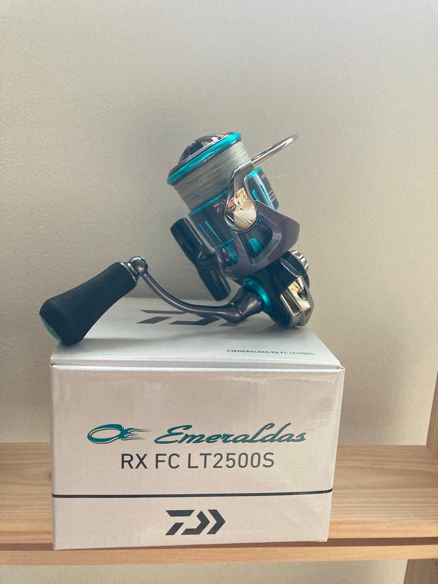 美品】23 エメラルダスRX FCLT 2500S エギング フィネスカスタム 美品】23 エメラルダスRX FCLT 2500S エギング フィネスカスタム