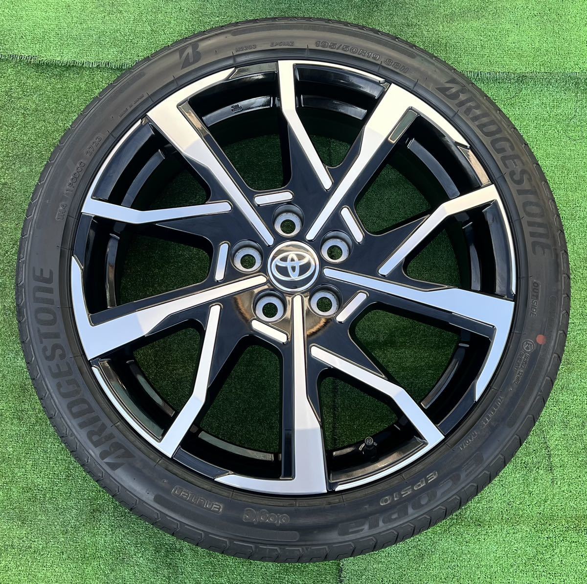 新車外しプリウスPHEVトヨタ純正 19インチホイール& 195/50R19 BRIDGESTONE ラジアルタイヤ4本2023年製★RA_画像5