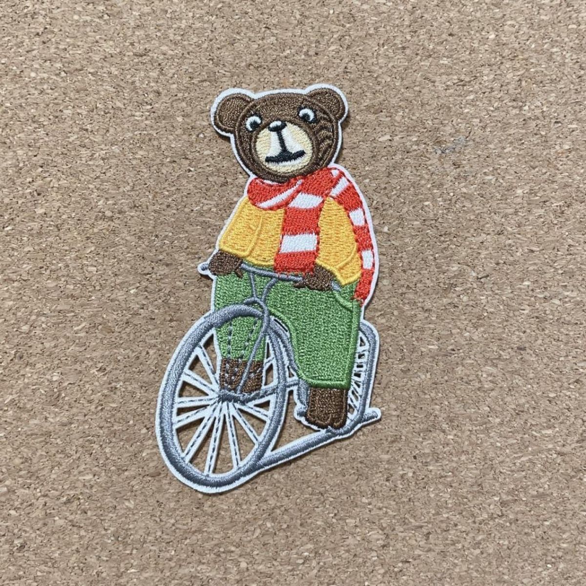 158 シール ワッペン 熊 自転車 マフラー 刺繍 リメイク ハンドメイド くま クマ