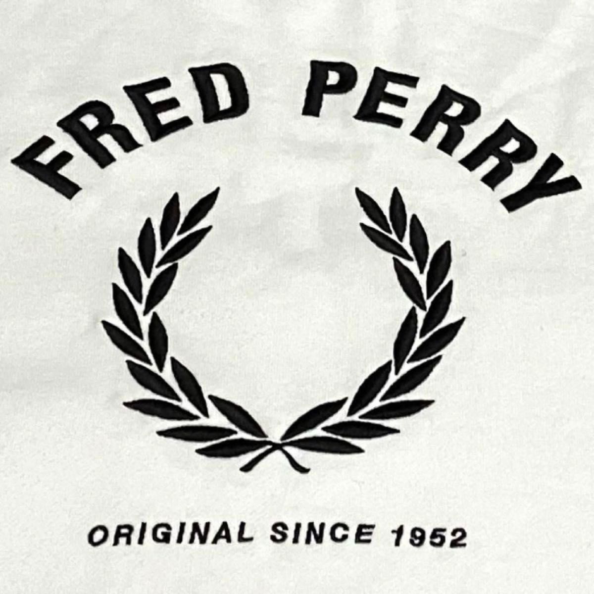 人気】FRED PERRY×BEAMS 別注 Logo Crew Sweat 月桂樹ロゴ 定価 人気】FRED PERRY×BEAMS 別注 Logo Crew Sweat 月桂樹ロゴ 定価