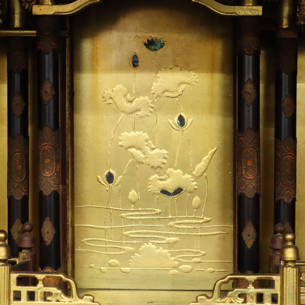 仏教美術 仏壇 螺鈿 天女 鶴 蓮 竹 梅 錺金具 前開 二重扉 厨子 仏教美術 仏壇 螺鈿 天女 鶴 蓮 竹 梅 錺金具 前開 二重扉 厨子