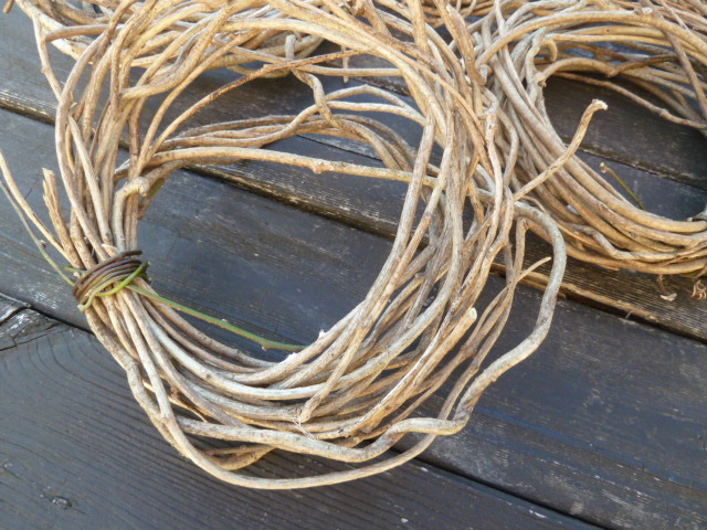 ◎リース台作り♪籠編みも　蔓　ツル　中～細くらい　ヤマカズラ　1/31採取　_画像5
