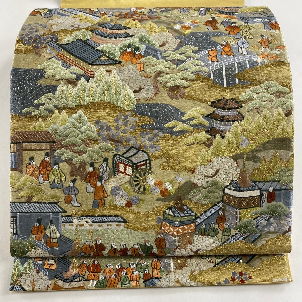 袋帯 美品 秀品 風景 人物 刺繍 金銀糸 金色 お太鼓柄 正絹 【中古】