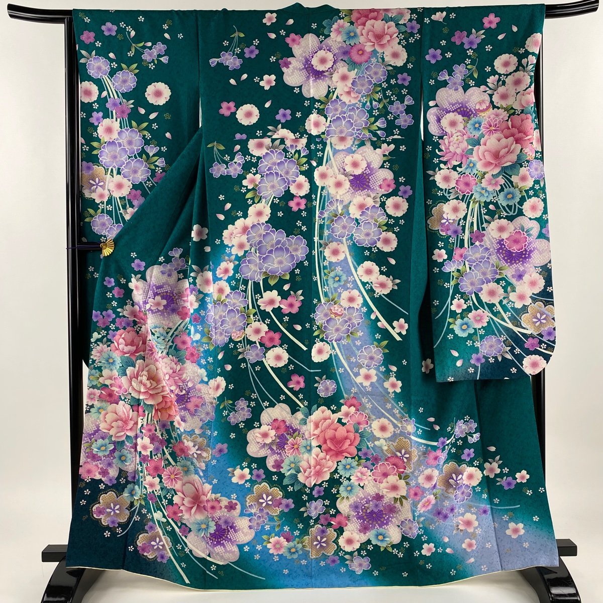 素敵でユニークな 正絹 緑 銀通し 刺繍 桜 牡丹 キラキラ 袷 M 裄丈