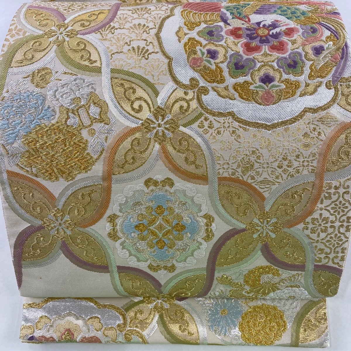 袋帯 秀品 彩麗冨貴文 振袖向き 花鳥 蝶 金銀糸 箔 金色 六通 正絹 【中古】