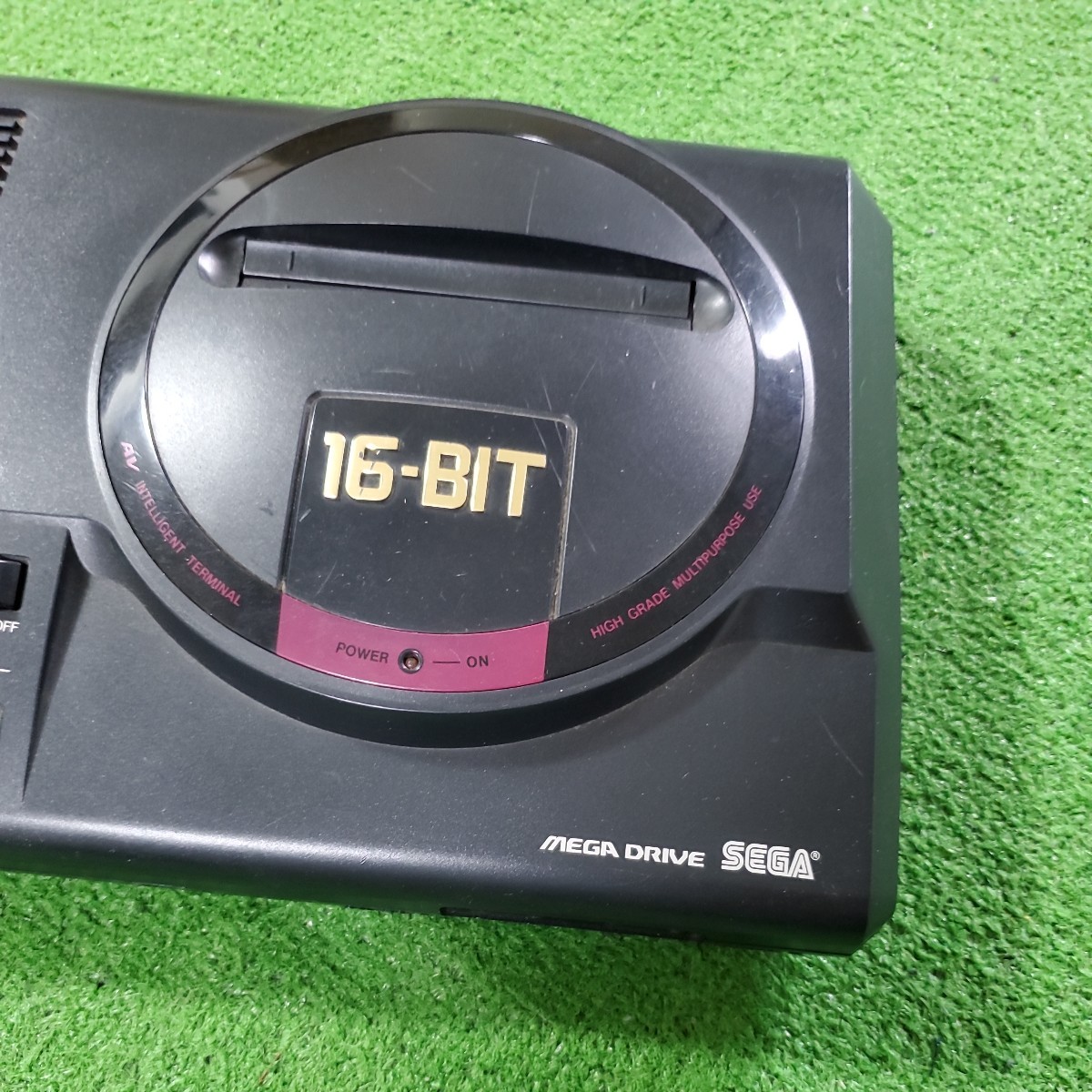 MEGA DRIVE メガドライブ 本体 通電確認済み HAA-2510 コントローラー 箱あり SEGA セガ 希少品_画像4