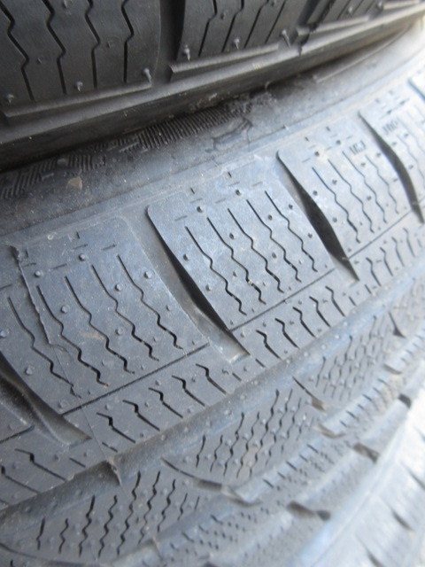 格安♪新品同様♪DAVANTI WINTOURA 225/55R17 新品同様　4本セット　2022年製　イギリスブランド　ベンツ　BENZ他　225・55ｒ17_画像5