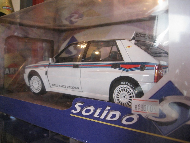 ok поставка со склада распроданный Solido 1/18 Lancia Delta Martini 6 EVO1 Integrale белый / maru Tey ni линия *