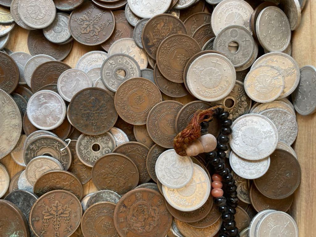 貯金箱1 古銭 硬貨 コレクション 紙幣 貨幣 古いお金　まとめてたくさん　お財布　約2248g 枚数不明　説明文に追加画像があります_画像7