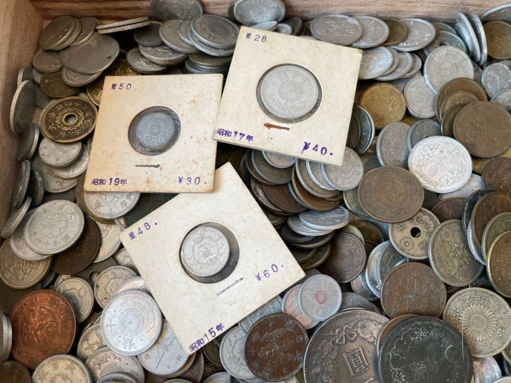 貯金箱2 硬貨 古銭 コイン 雑銭 日本銭 貨幣 アンティークコイン 日本古銭 まとめてたくさん　約3465g 枚数不明　説明文に追加写真あります_画像4