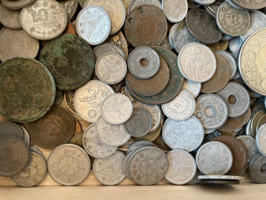 貯金箱2 硬貨 古銭 コイン 雑銭 日本銭 貨幣 アンティークコイン 日本古銭 まとめてたくさん　約3465g 枚数不明　説明文に追加写真あります_画像9