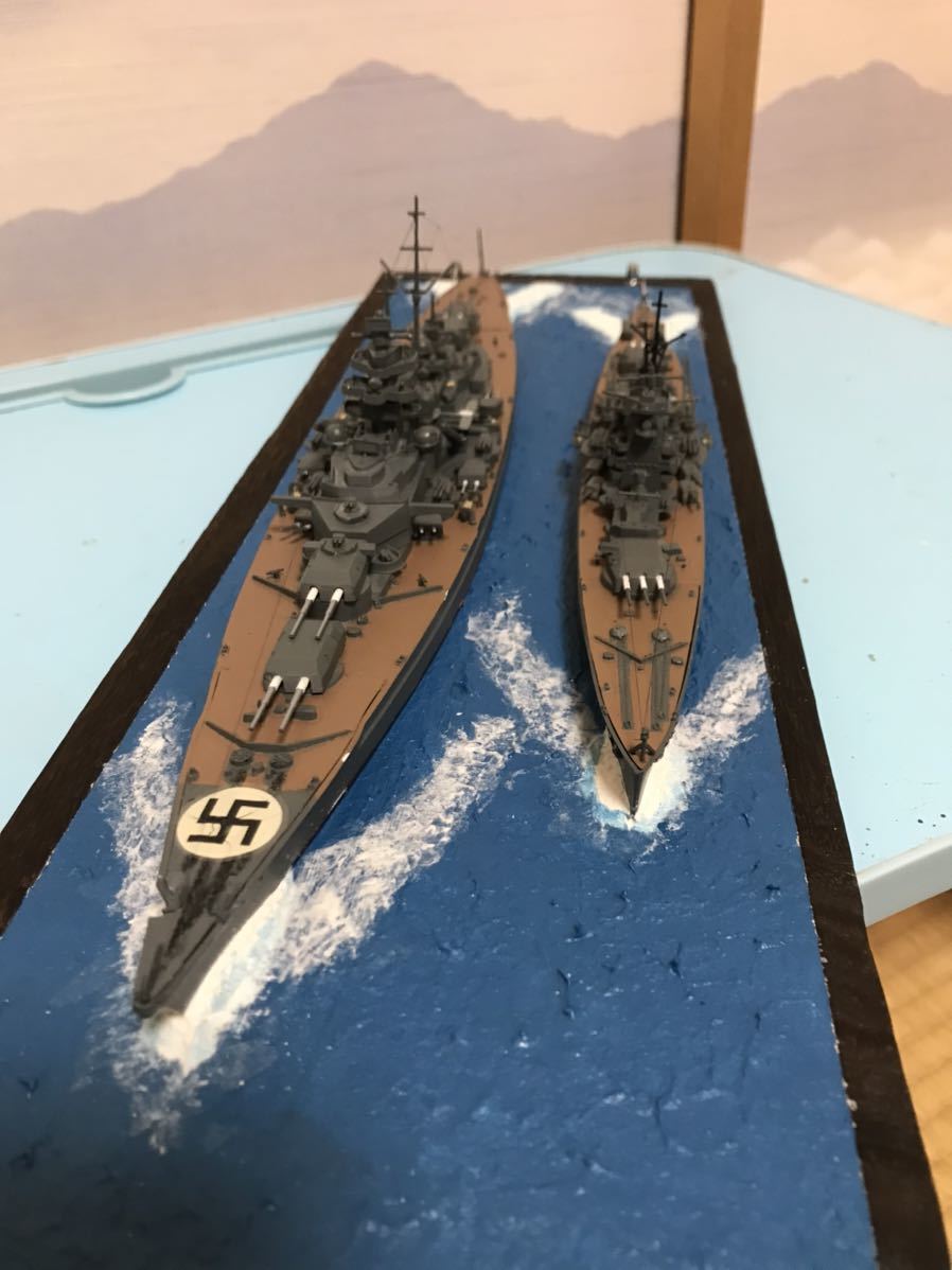 フジミ　ポケット戦艦アドミラルシェーア、アオシマ　戦艦ティルピッツ　1/700 ジオラマ完成品_画像5
