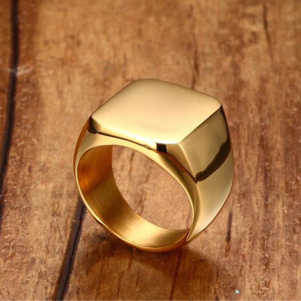 【送料無料！】メンズ 指輪 シンプルでおしゃれな印台リング 幅広 ステンレス製 人気ファッション ゴールド_画像4