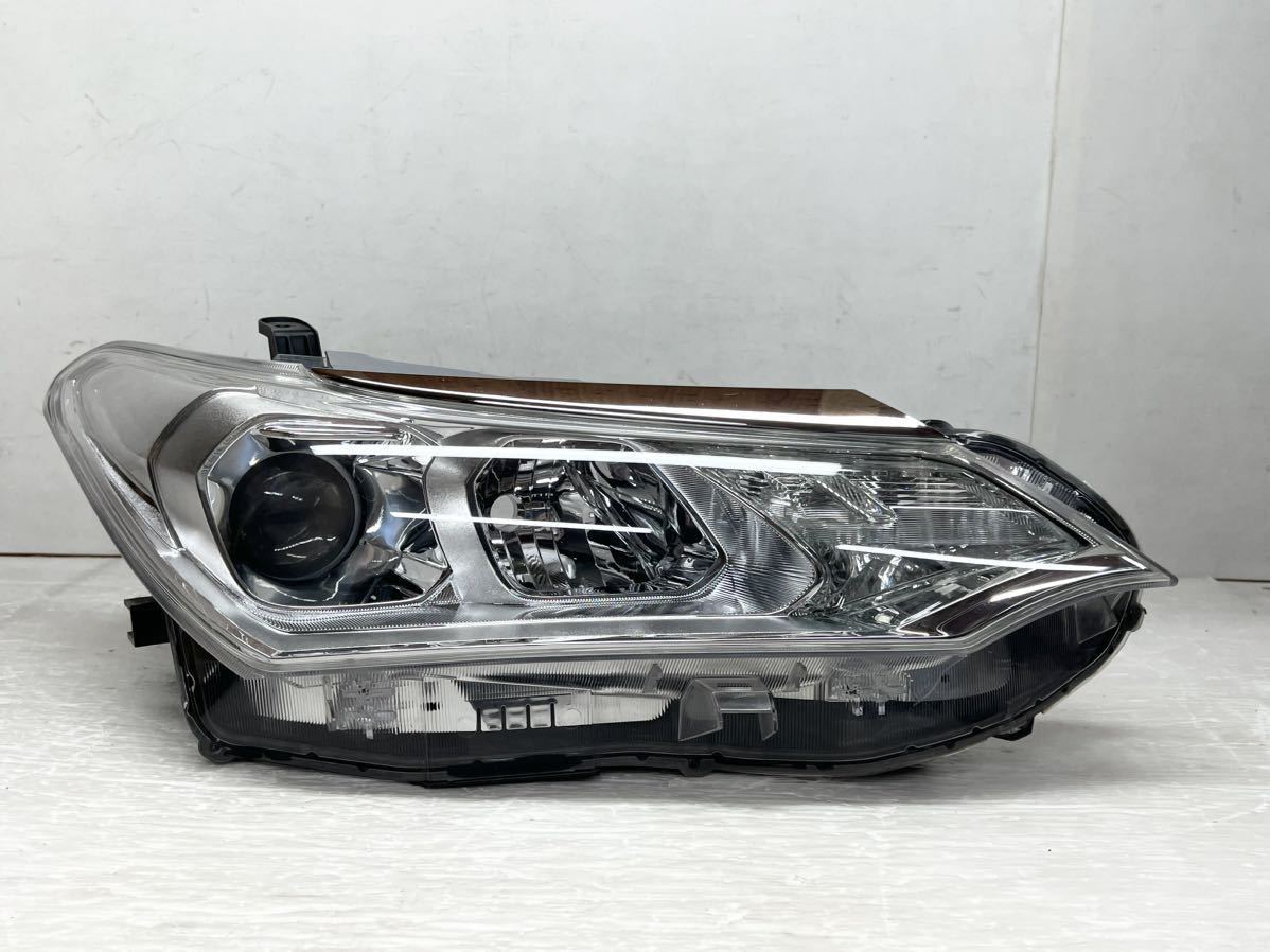 送料込 即決 カローラフィールダー NRE161 NZE164 後期 純正 送料込 即決 カローラフィールダー NRE161 NZE164 後期 純正