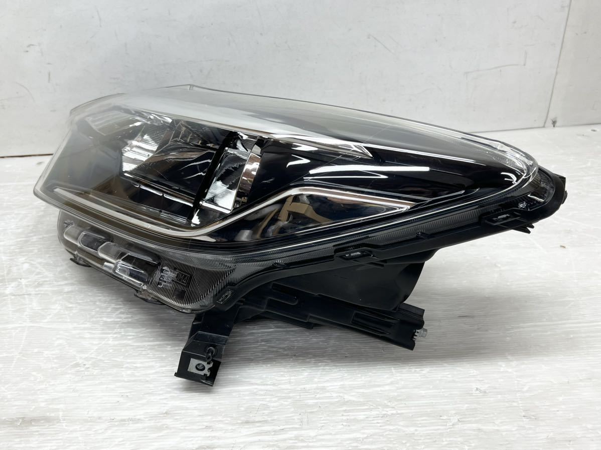 日産 E12 ノート 左ヘッドライト 送料込 即決 ノート E12 後期 純正 ハロゲン 左 ヘッドライト