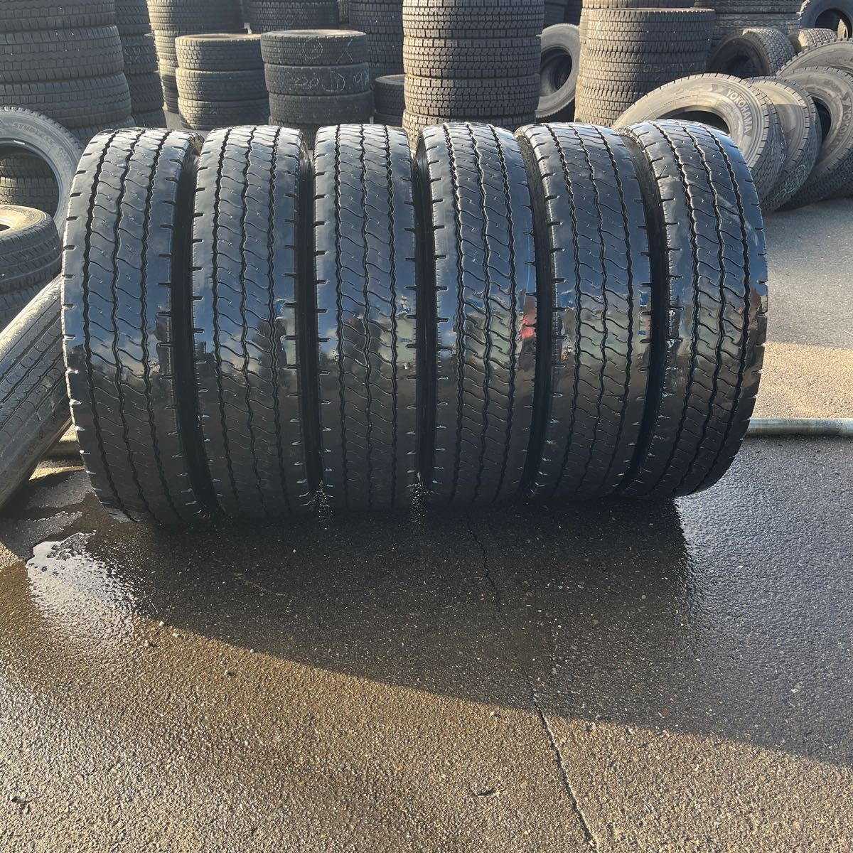 225/90R17.5 ダンロップ 地山中古　6本セット：30000円