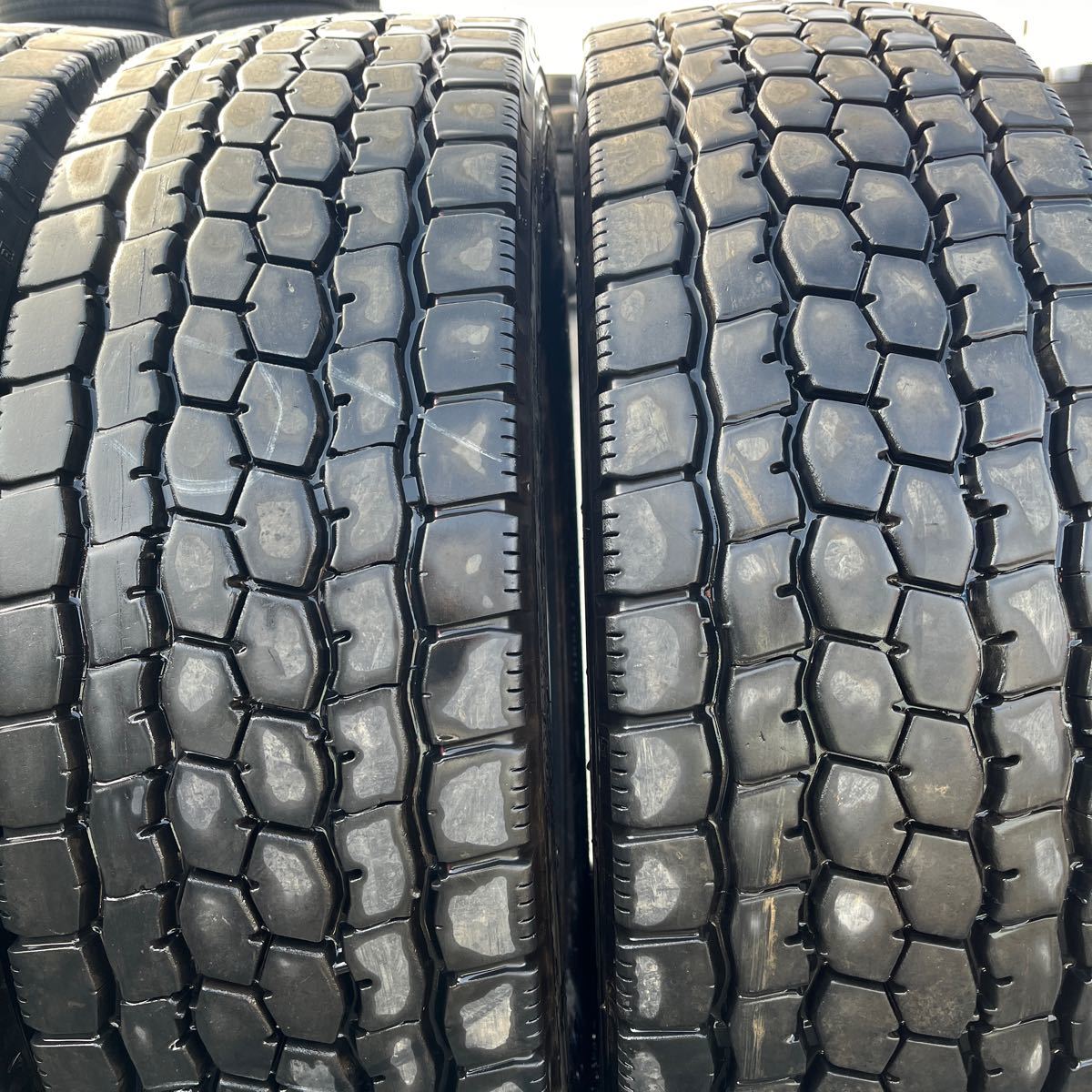 245/70R19.5 BRIDGESTONE, MIXタイヤ　中古　 激安美品　4本セット：38000円_画像7