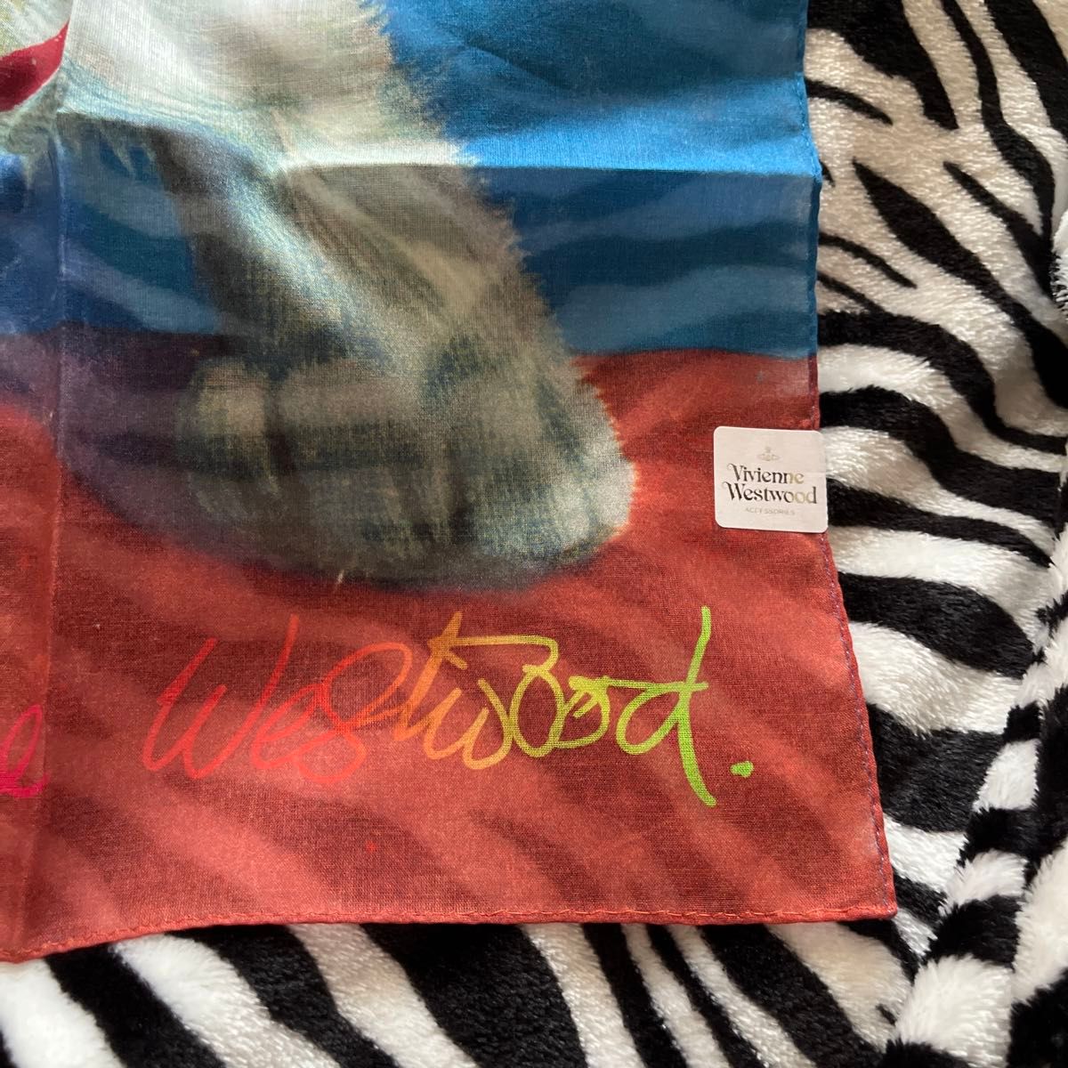 Vivienne Westwood 新品 オーブ キトゥン スカーフ 大判ハンカチ Vivienne Westwood 新品 オーブ キトゥン スカーフ 大判ハンカチ