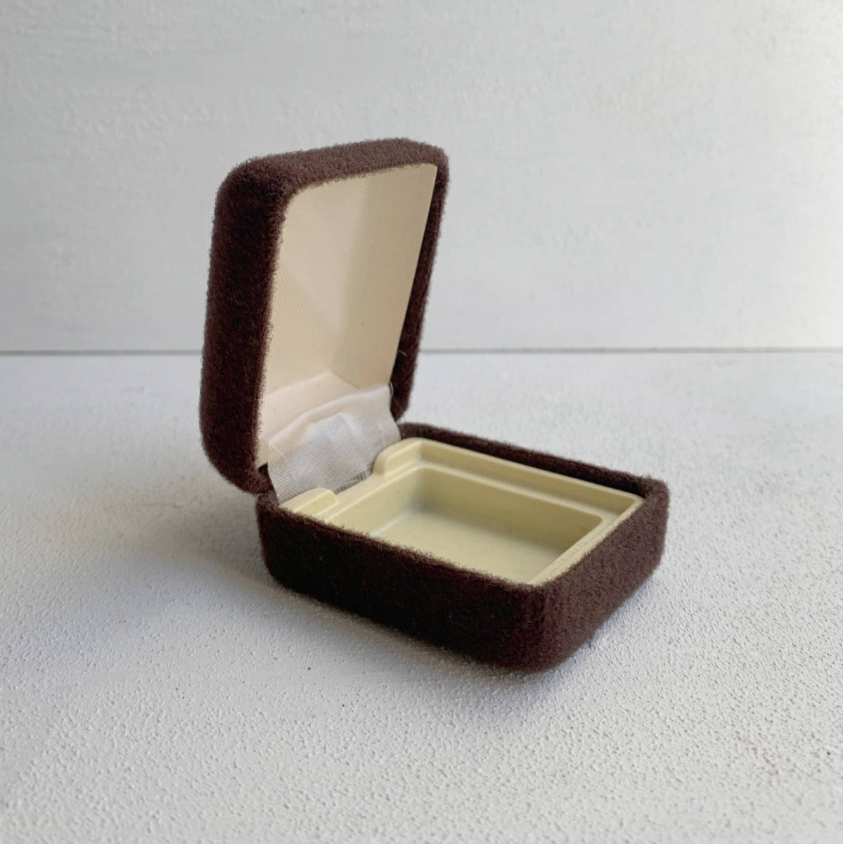 フランス ヴィンテージ 茶 革製 ジュエリー ボックス ケース 宝石 箱 ミニチュア 指輪 オブジェ ぬいぐるみ アンティーク 5_画像1