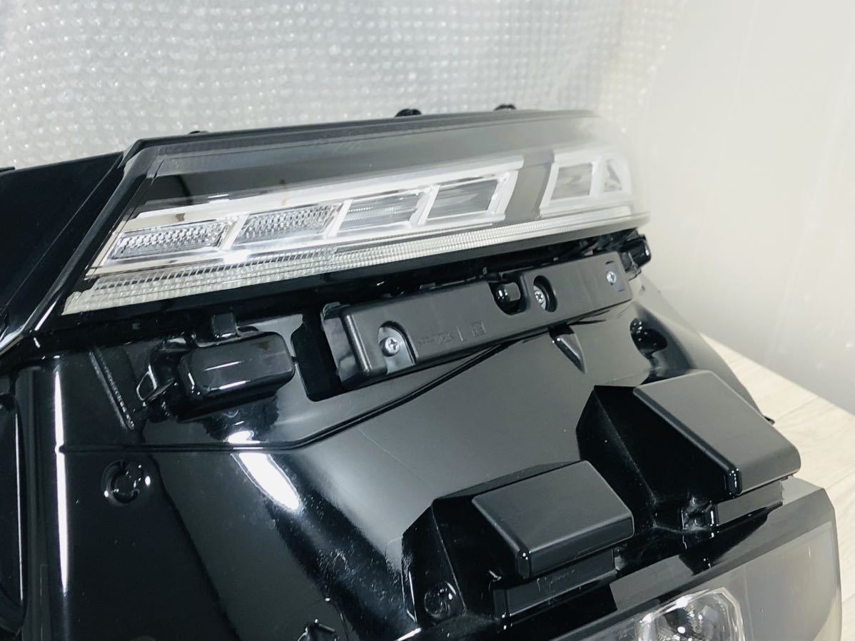 極美品 破損無 新型 ヴォクシー 90 純正 LED ヘッドライト 左側 左 MZRA90/95 ZWR90/95 AHS付 81110-V1080 81145-V1080 刻印V8 管S2400953の画像4