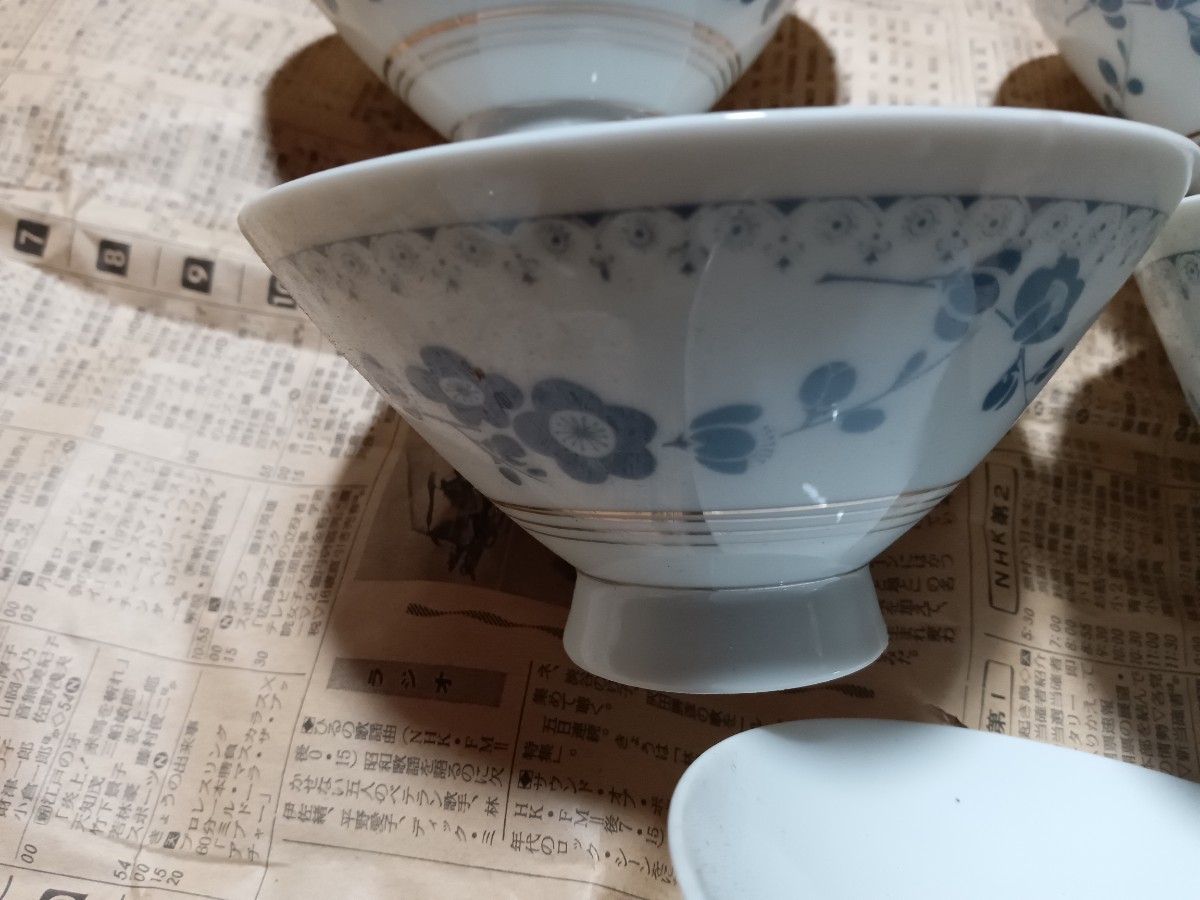 【旧家の蔵から】昭和中期　5客揃え　茶碗 梅模様銀線 染付 白磁器 骨董品 食器 陶磁器 焼物 お茶碗（3） 未使用長期保管品｜012424_画像2