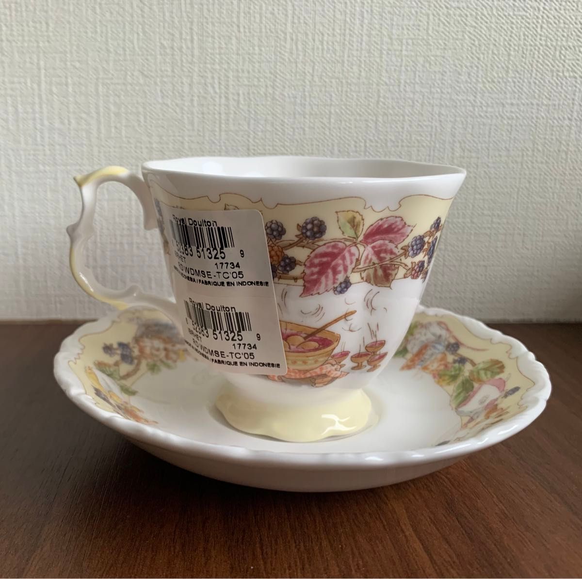 ブランブリーヘッジ 25th Anniversary カップ&ソーサー ブランブリーヘッジ 25th Anniversary カップ&ソーサー