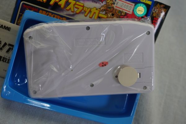 新品 　BANDAI　LSI GAME P-1ワイドスクリーン　ウルトラマン倶楽部 必殺！アイスラッガー_画像4