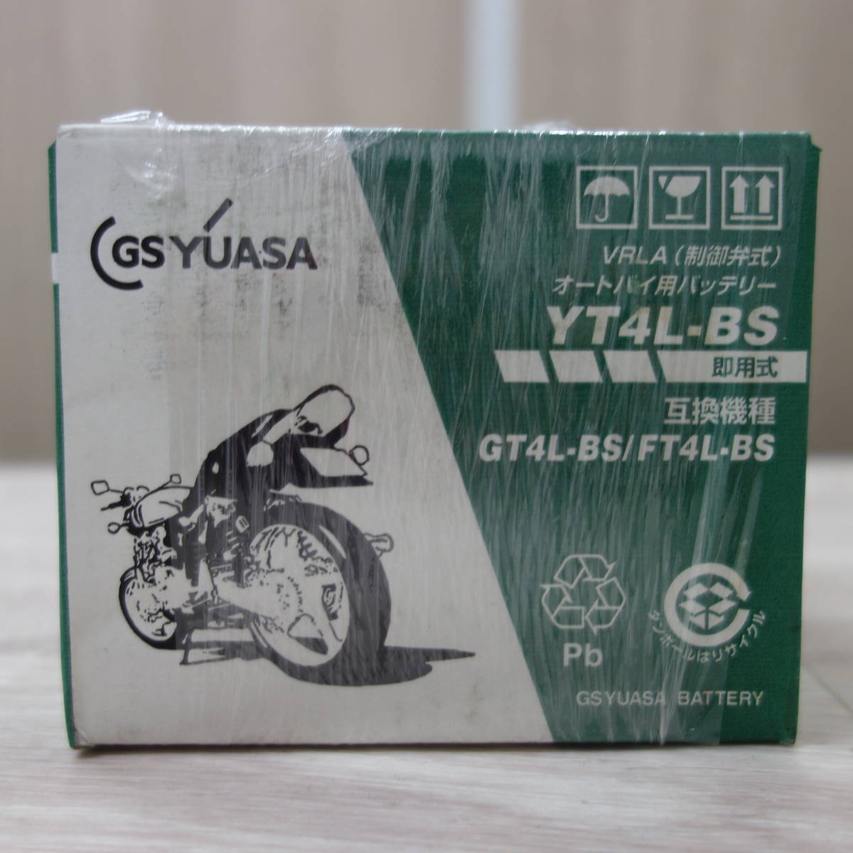[送料無料] 未使用！電解液セット☆GSユアサ VRLA(制御弁式) オートバイ用 バッテリー YT4L-BS 即用式☆の画像1