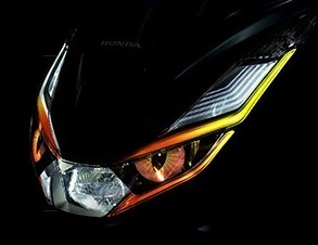 ホンダ PCX(JK05) PCX160(KF47) 2021年式～ヘッドライト オレンジイエローアイラインフィルム＋メーター透明保護フィルム_画像2