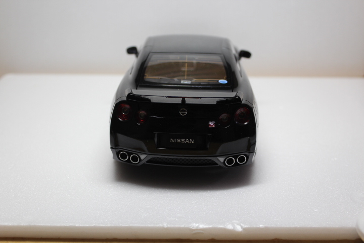 1/18 京商 NISSAN GT-R PREMIUM EDITION(R35 日産）_画像5