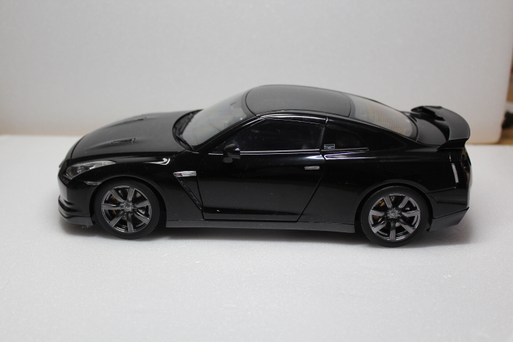 1/18 京商 NISSAN GT-R PREMIUM EDITION(R35 日産）_画像4