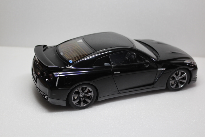 1/18 京商 NISSAN GT-R PREMIUM EDITION(R35 日産）_画像2