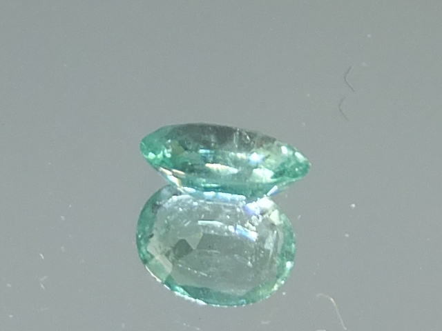 【49029】ネオン系ミントグリーンカラーの天然グリーンベリルルース0.12ct　_画像5