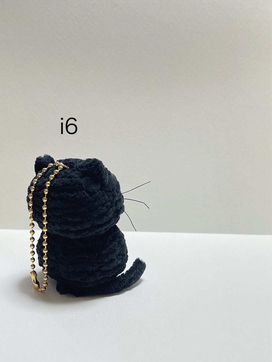黒猫ちゃんの編みぐるみキーホルダーi6