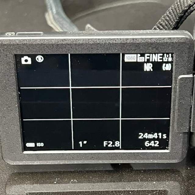 送料無料！Nikon ニコン COOLPIX P900 83X WIDE OPTICAL ZOOM 通電確認済み SDカード バッテリー有り カメラ ジャンク_画像4