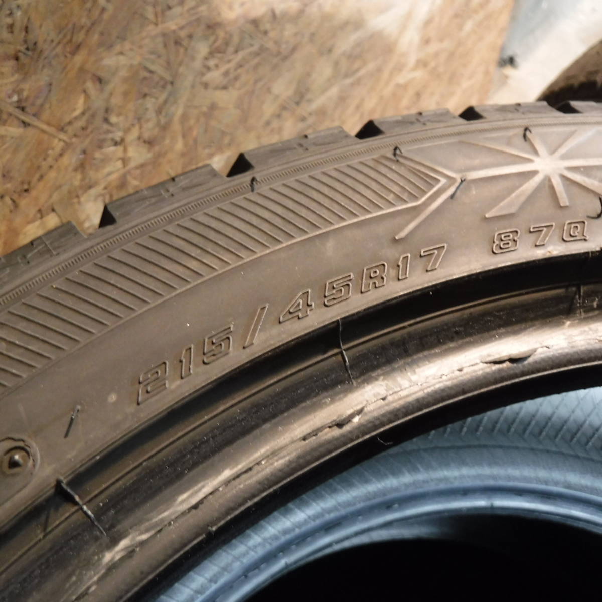 9分山 品質良し 19年製 ICE NAVI アイスナビ 6 215/45R17 GOOD YEAR(グッドイヤー) 愛知手渡し,交換可 個人宅配送不可 中古4本 892-86の画像3