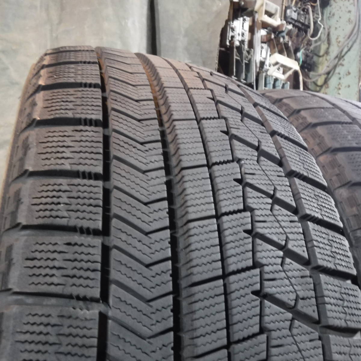 9分山 品質良し BLIZZAK ブリザック VRX 235/50R18 中古2本 BRIDGESTONE(ブリヂストン) 愛知手渡し,交換可 個人宅配送不可 897-53_画像7