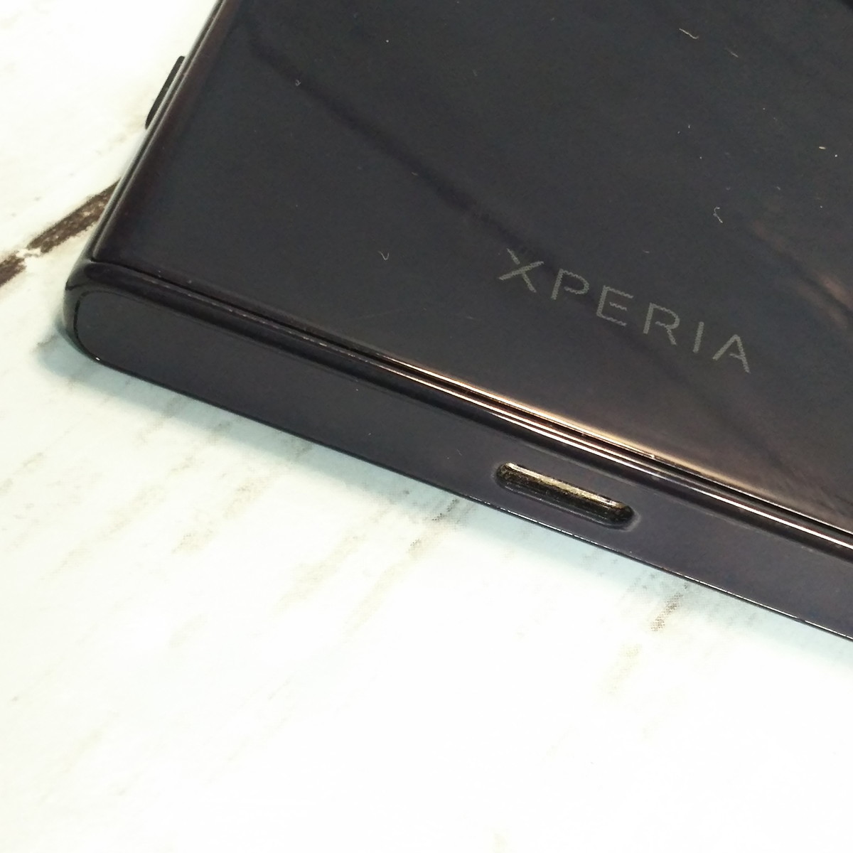 docomo Xperia X Compact SO-02J Universe Black 本体 白ロム [訳あり] SIMロック解除済み SIMフリー 232276_画像6