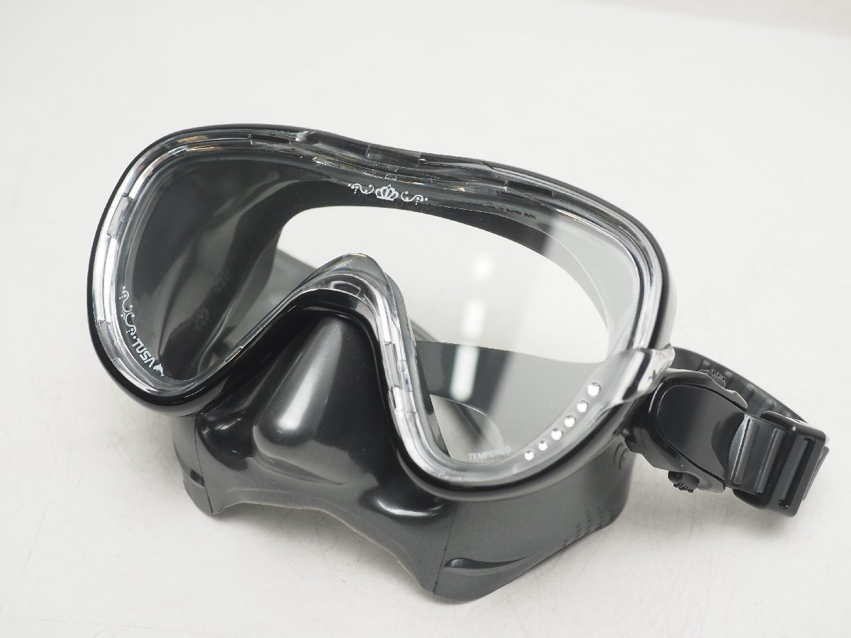 新品 TUSA ツサ TINA ティナ マスク M1002QGM ダイビングマスク 1眼 グレーシリコン カラー:BK ケース付 取扱説明書付 [3FW-57222]の画像1