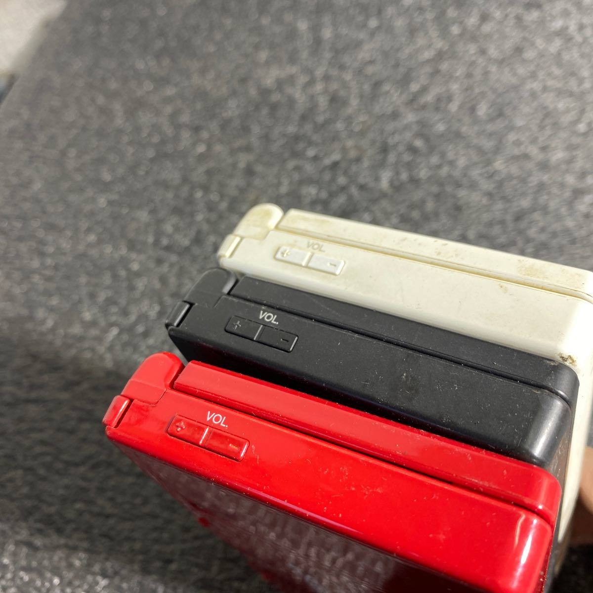 Nintendo DSi 本体 TWL-001(JPN) 赤 黒 白 3台まとめて_画像9