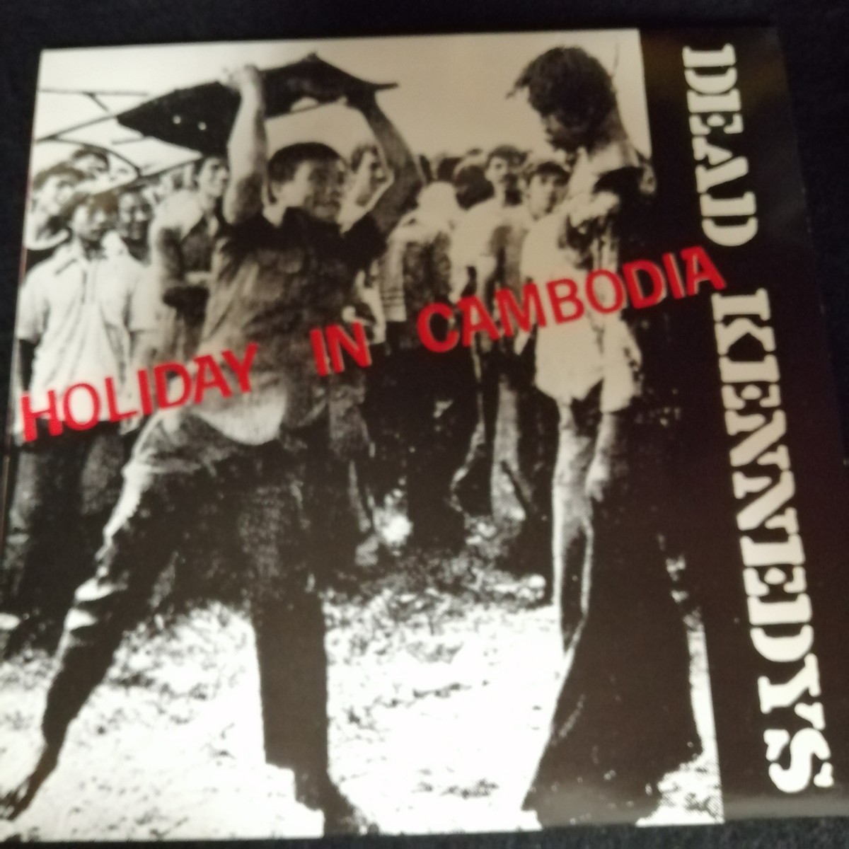 D01 中古LP 中古レコード　DEAD KENNEDYS　デッドケネディーズ　 holyday in cambodia UK盤　シングル　CHERRY13 UKハードコア　パンク_画像1