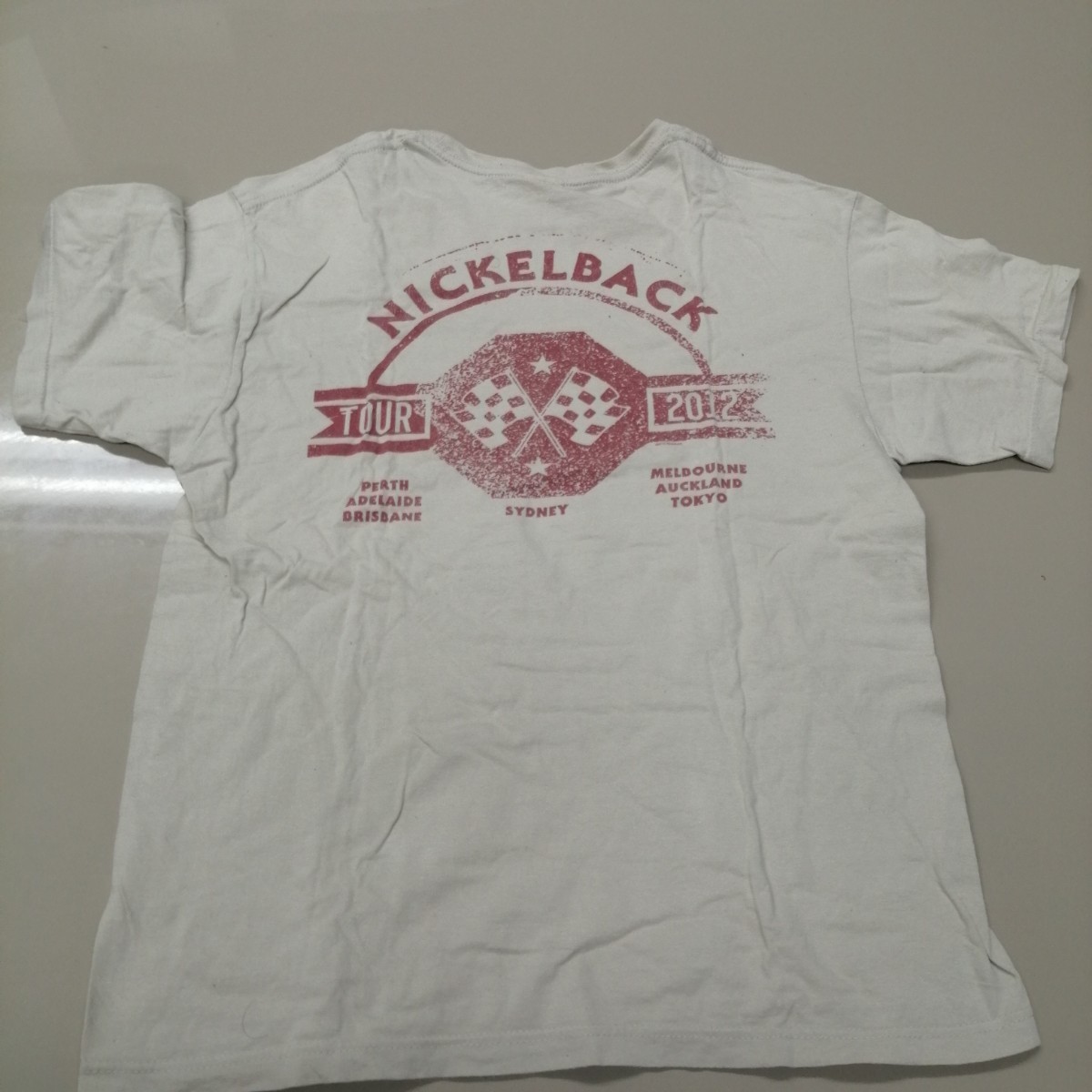 D01 バンドTシャツ　ニッケルバック　tour2012 NICKELBACK サンドベージュ_画像4