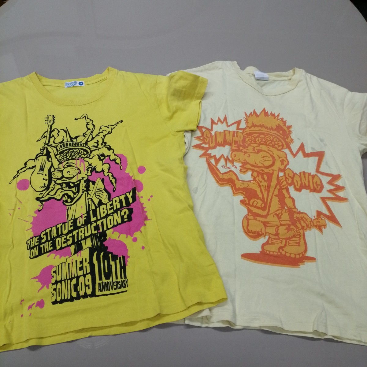 D01 バンドTシャツ　フェスT　サマーソニック08,09 2着セット　SUMMER SONIC黄色系　mindwarp_画像1